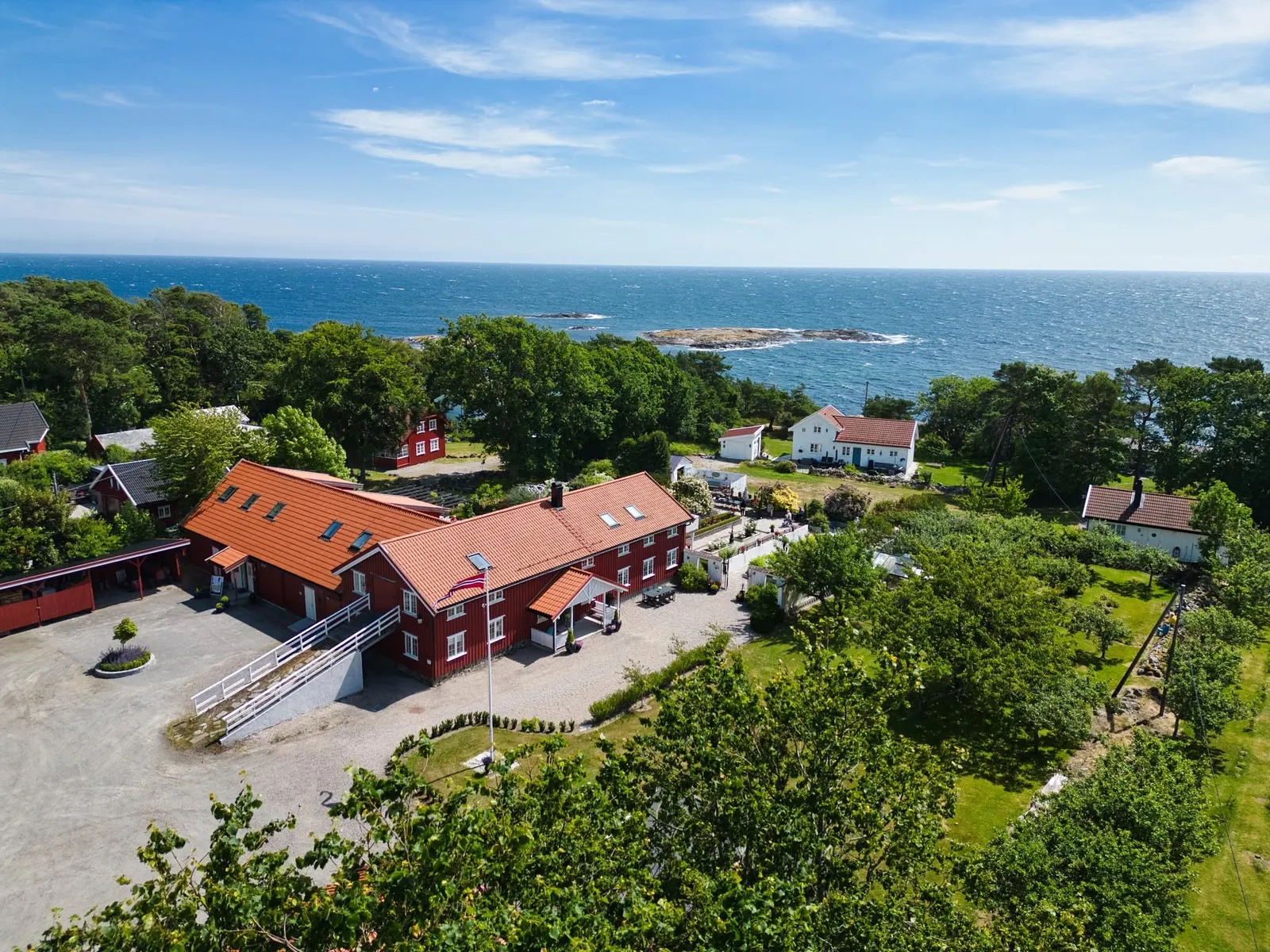 Bjellandstrand gård