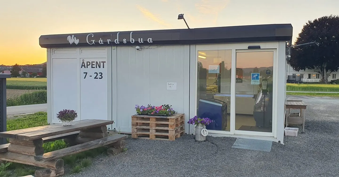 Gårdsbua